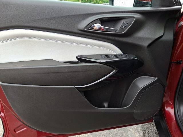 Used 2025 Chevrolet Trax LT FWD image 13