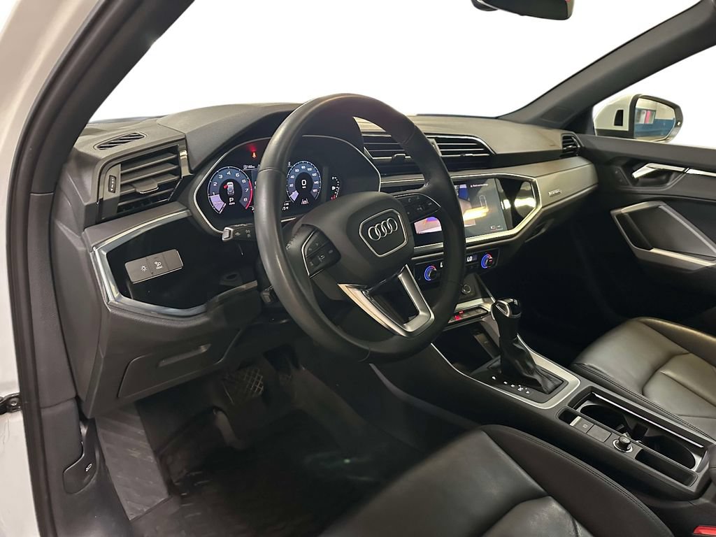 Used 2023 Audi Q3 2.0T Premium w/ Convenience Package AWD/4WD image 16
