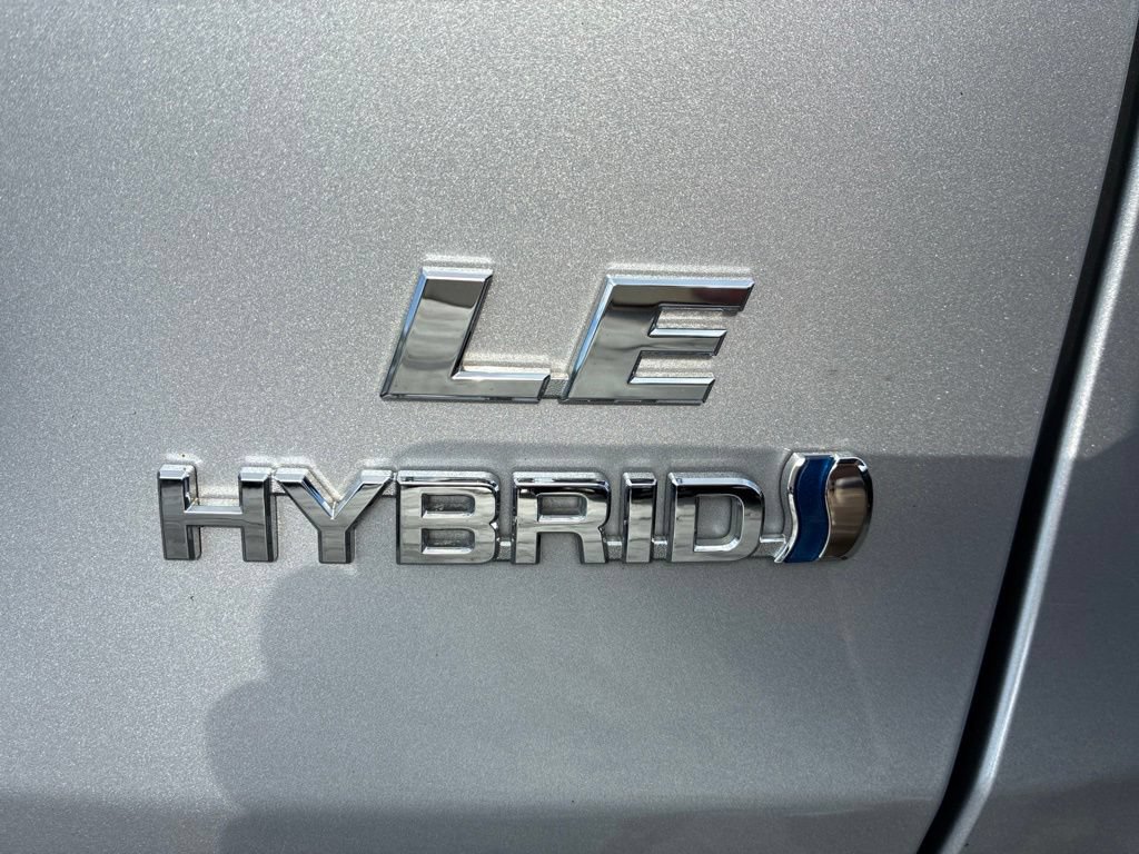 Used 2024 Toyota RAV4 LE AWD/4WD image 25