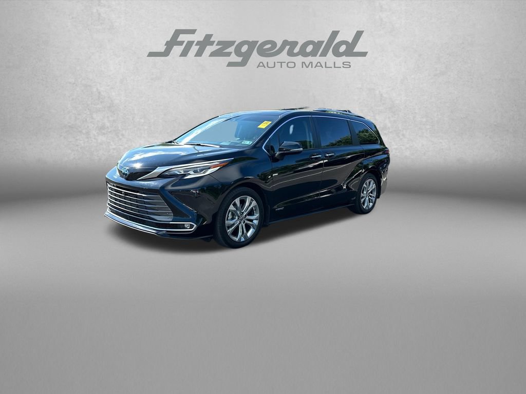Used 2021 Toyota Sienna Platinum FWD image 3