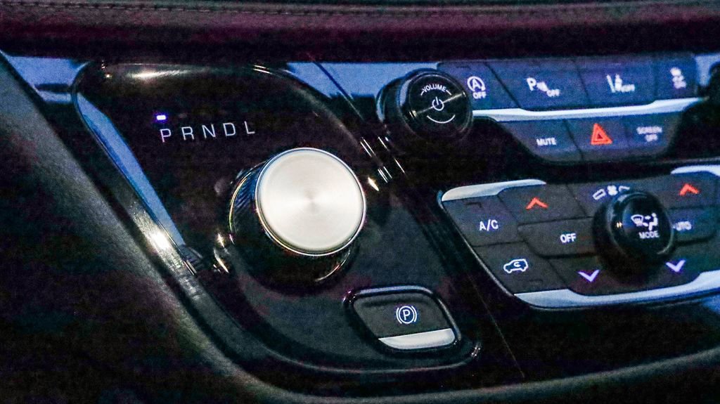 New 2026 Chrysler Pacifica Pinnacle w/ Trailer Tow Group image 25