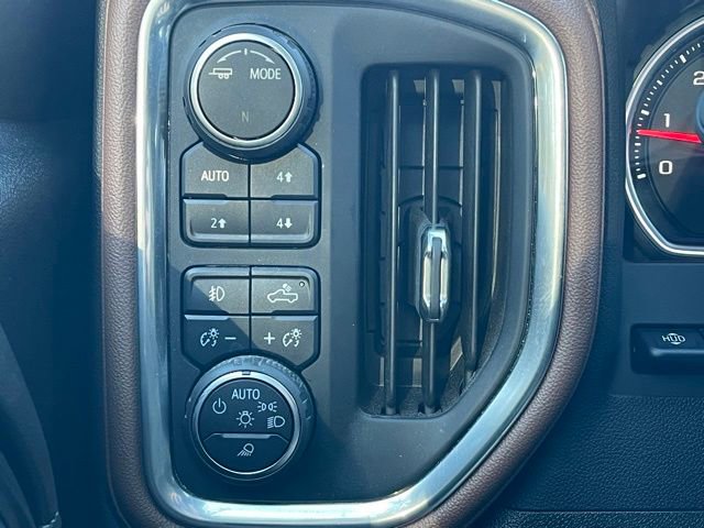 Used 2022 Chevrolet Silverado 1500 High Country w/ Technology Package image 18