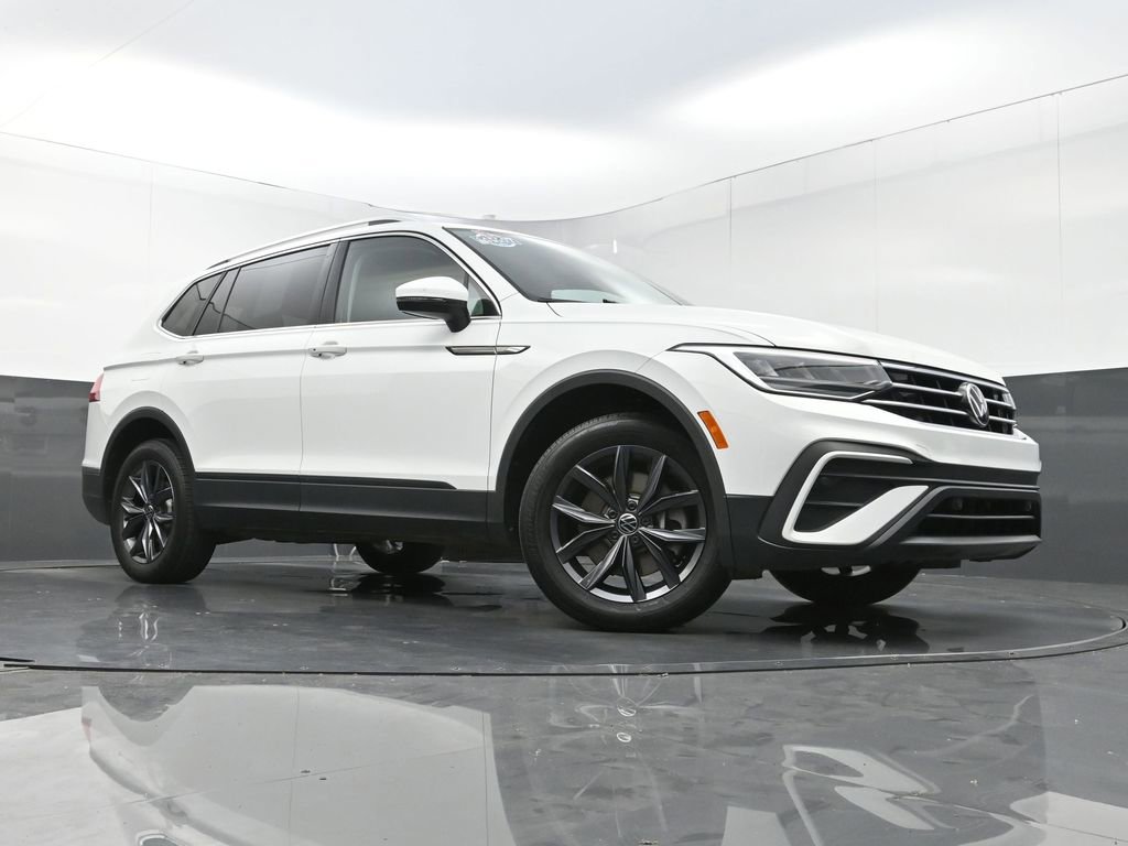 Used 2024 Volkswagen Tiguan SE image 23