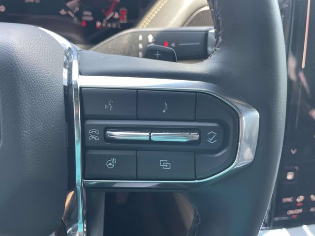Used 2025 GMC Yukon XL Elevation AWD/4WD image 25