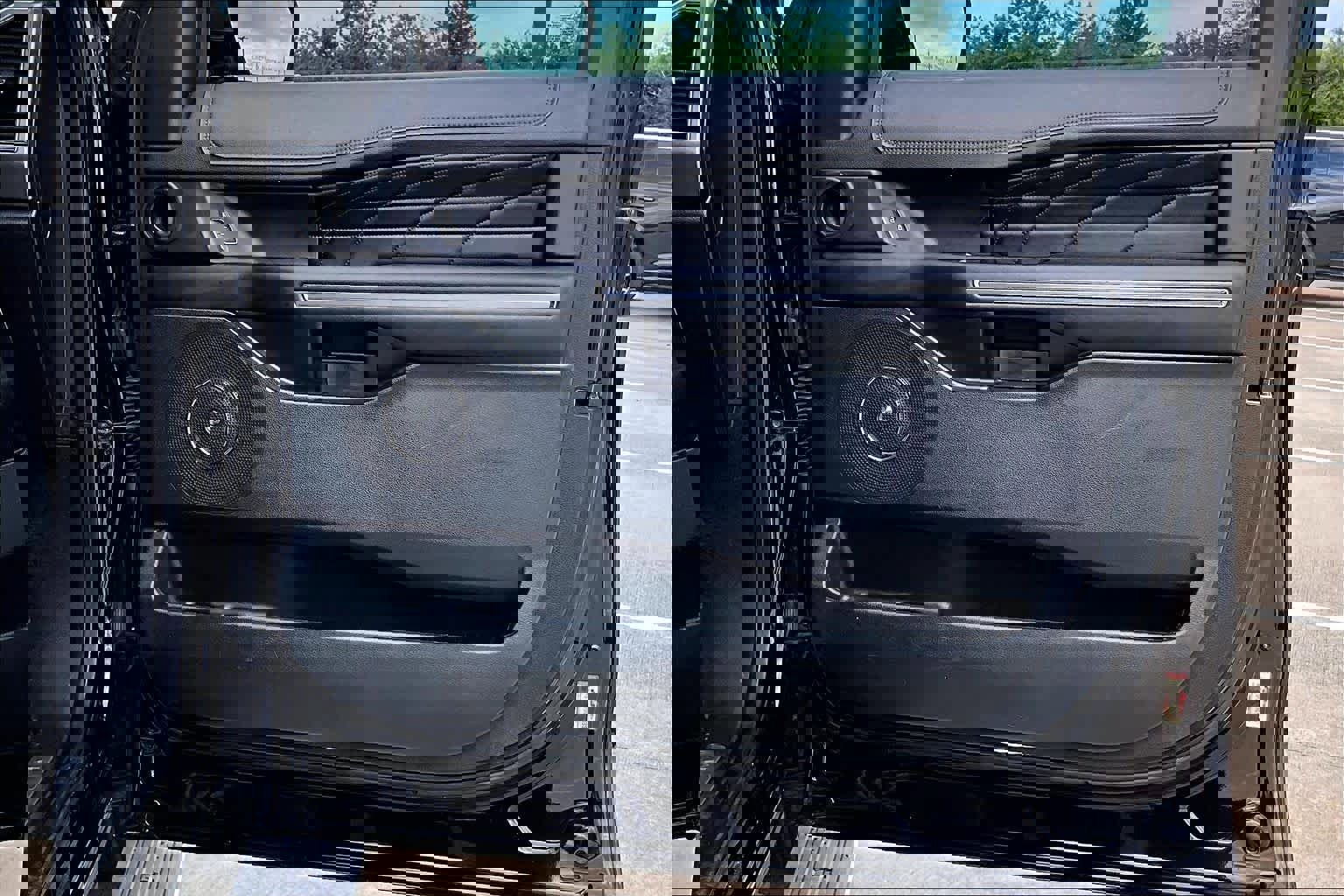 Used 2019 Ford Expedition Platinum image 22