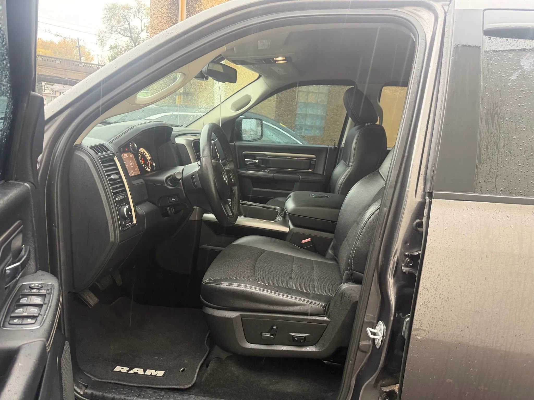 Used 2017 RAM 1500 Sport image 17