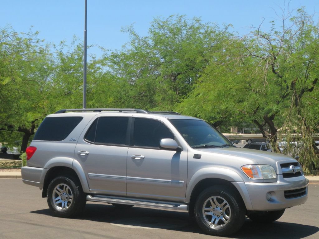 Used 2006 Toyota Sequoia SR5 AWD/4WD image 4