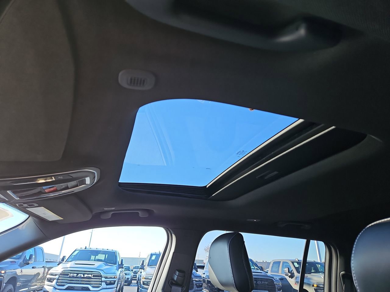 New 2025 Jeep Grand Cherokee L Altitude image 23