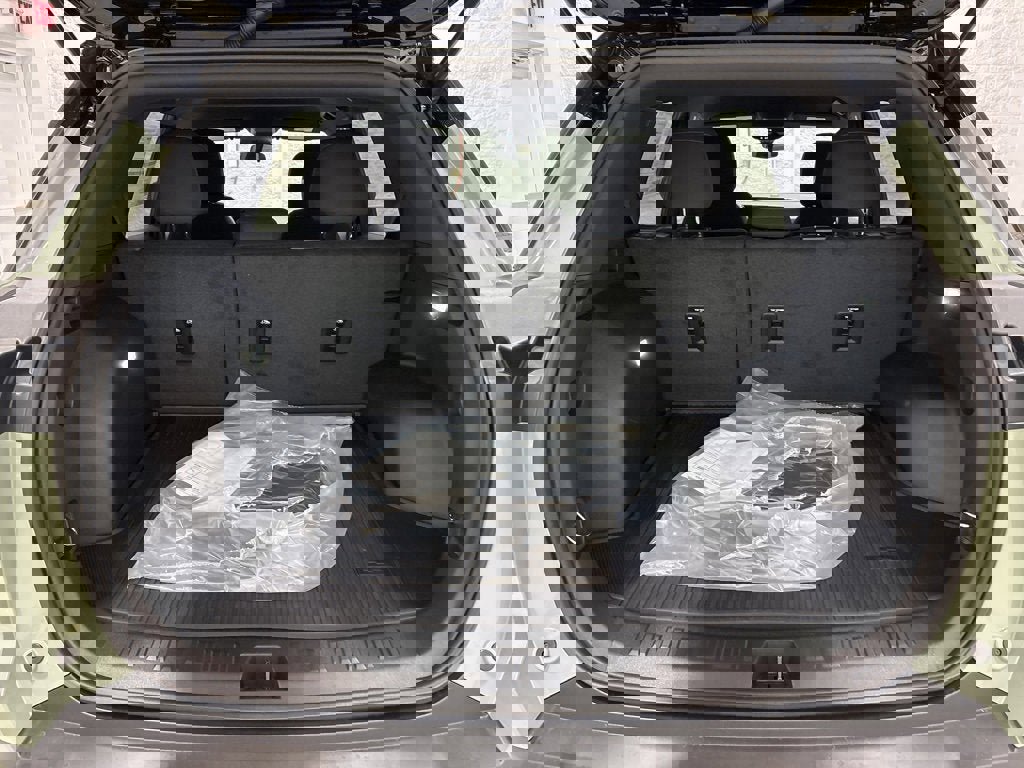 New 2026 Chevrolet Equinox LT w/ LPO, Floor Liner Package image 32