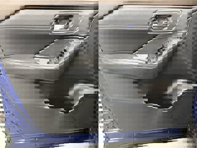 Used 2021 Nissan Rogue SV w/ Premium Package image 9