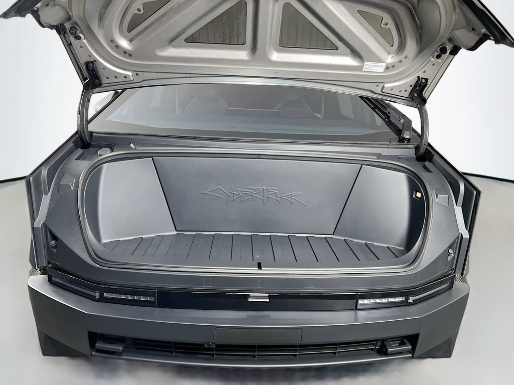 Used 2024 Tesla Cybertruck AWD Crew Cab image 30