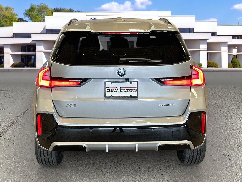 New 2027 BMW X1 xDrive28i AWD/4WD image 6