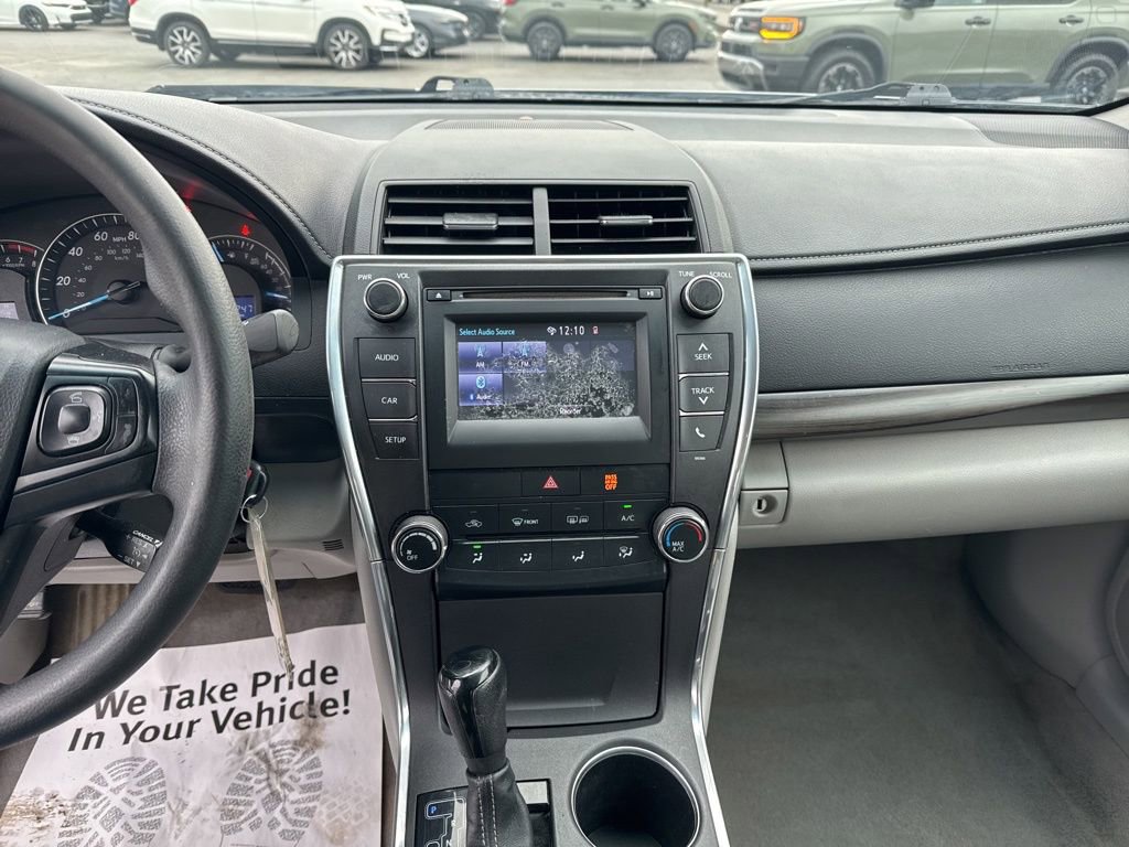 Used 2015 Toyota Camry LE image 15