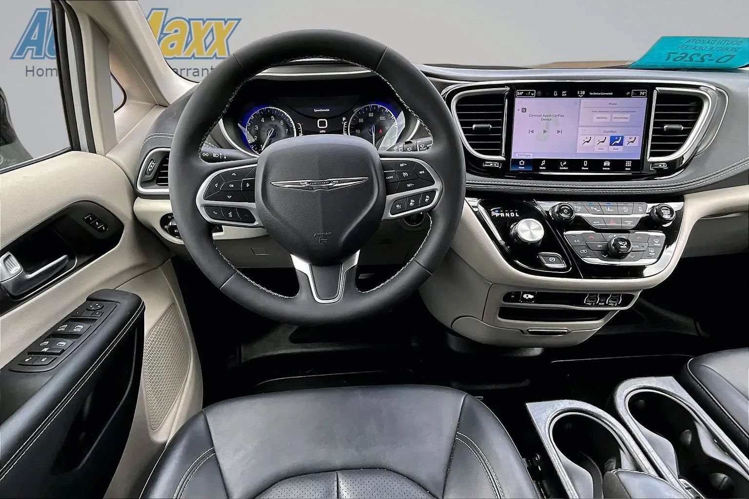 Used 2024 Chrysler Pacifica Touring-L FWD image 8