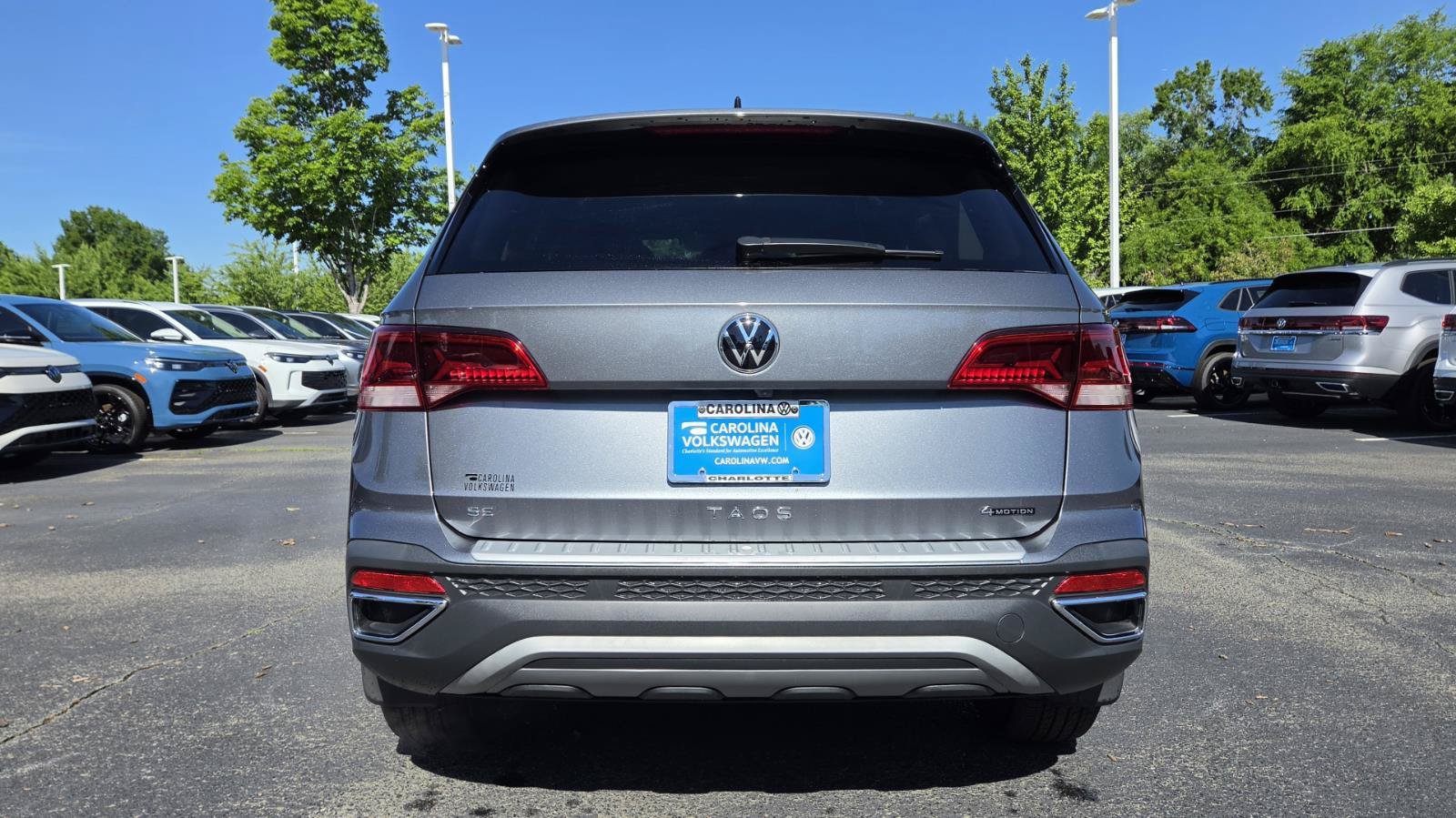 Used 2024 Volkswagen Taos SE AWD/4WD image 5