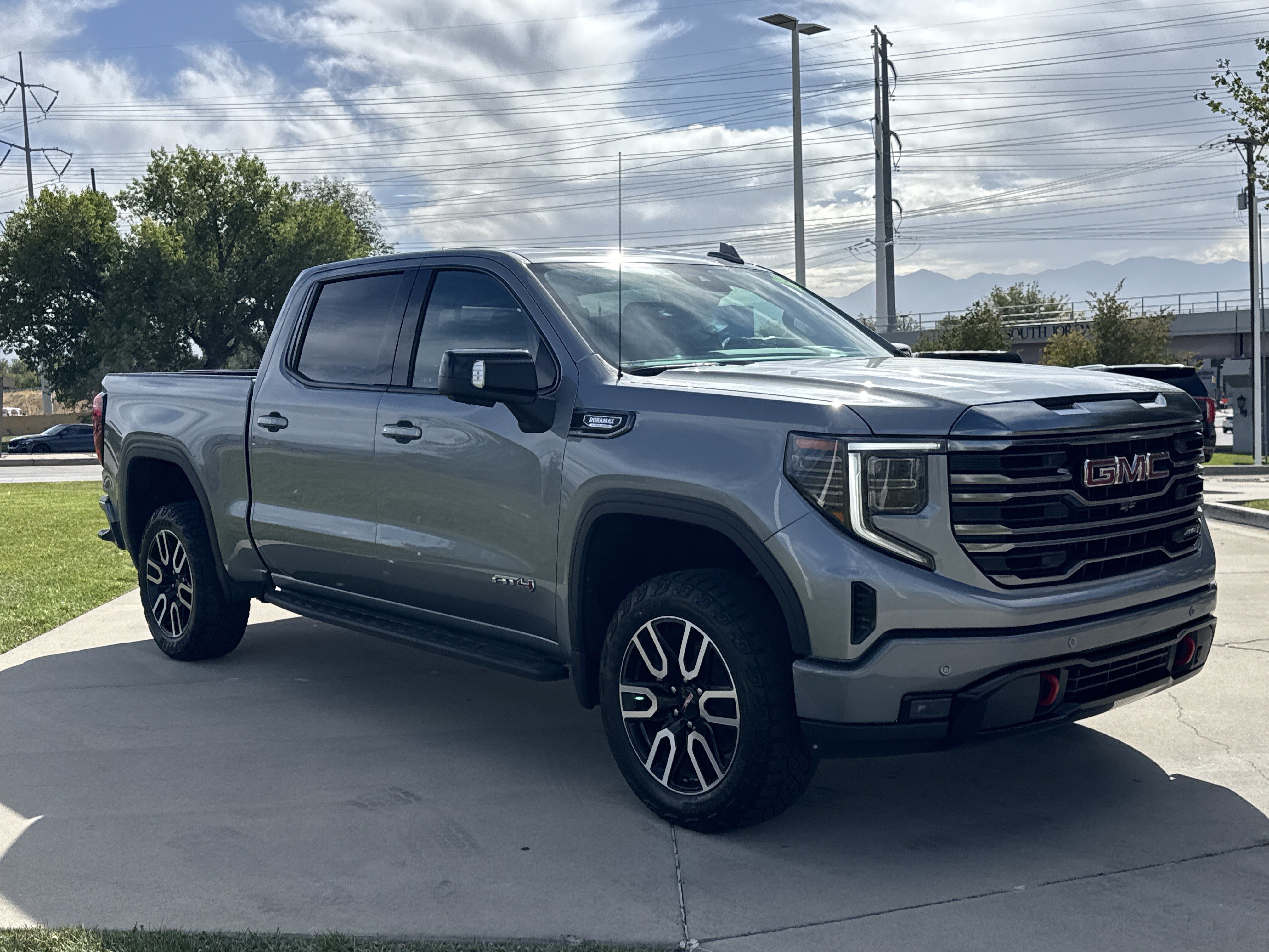 Used 2024 GMC Sierra 1500 AT4 w/ Technology Package AWD/4WD image 12
