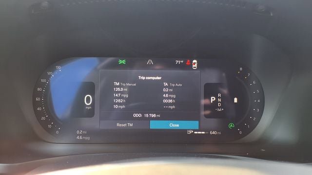 Certified 2025 Volvo V60 B5 Cross Country Plus AWD/4WD image 29