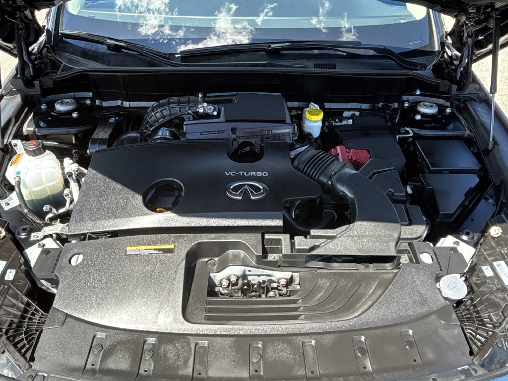 Certified 2025 INFINITI QX50 Luxe w/ Accent Package AWD/4WD image 18