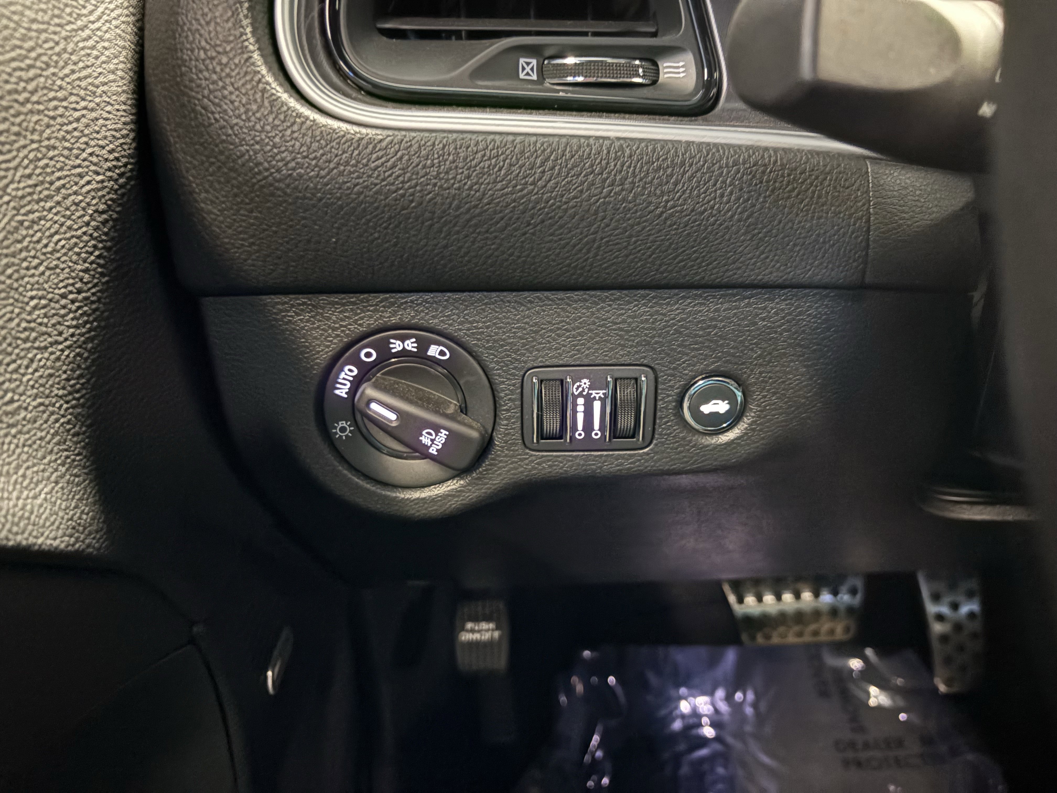 Used 2020 Dodge Challenger R/T Scat Pack RWD image 23