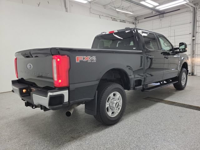 Used 2025 Ford F350 XLT w/ FX4 Off-Road Package AWD/4WD image 3