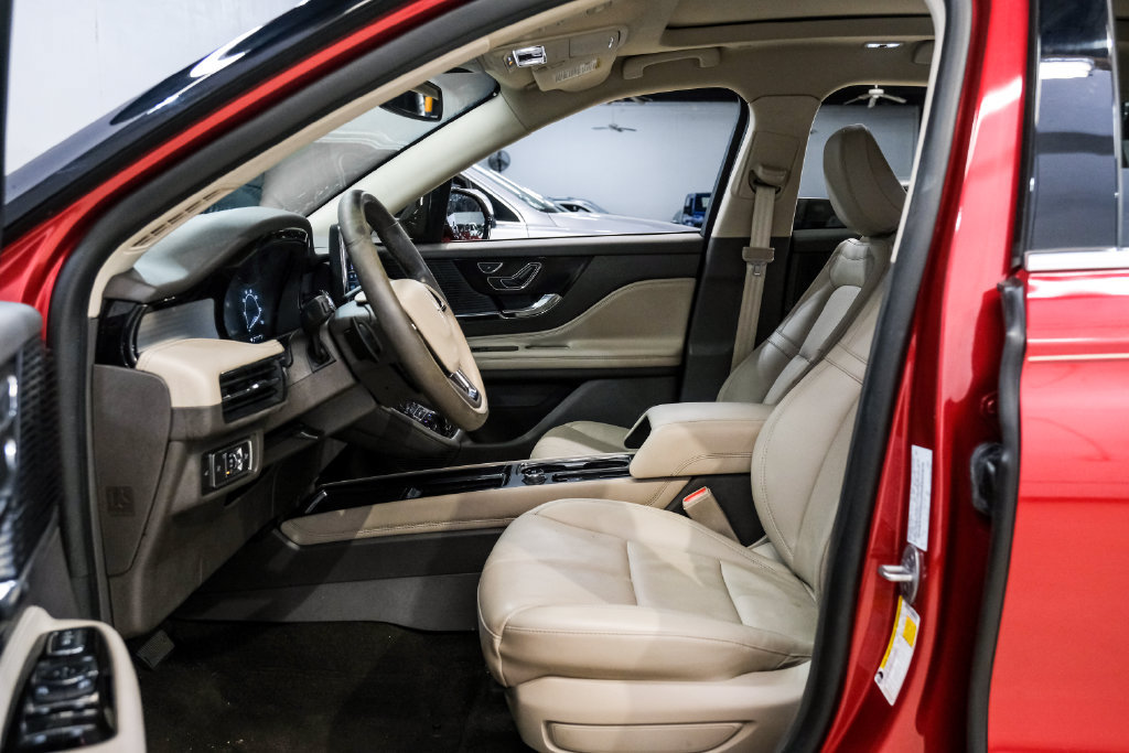 Used 2022 Lincoln Corsair AWD w/ Premium Package image 4