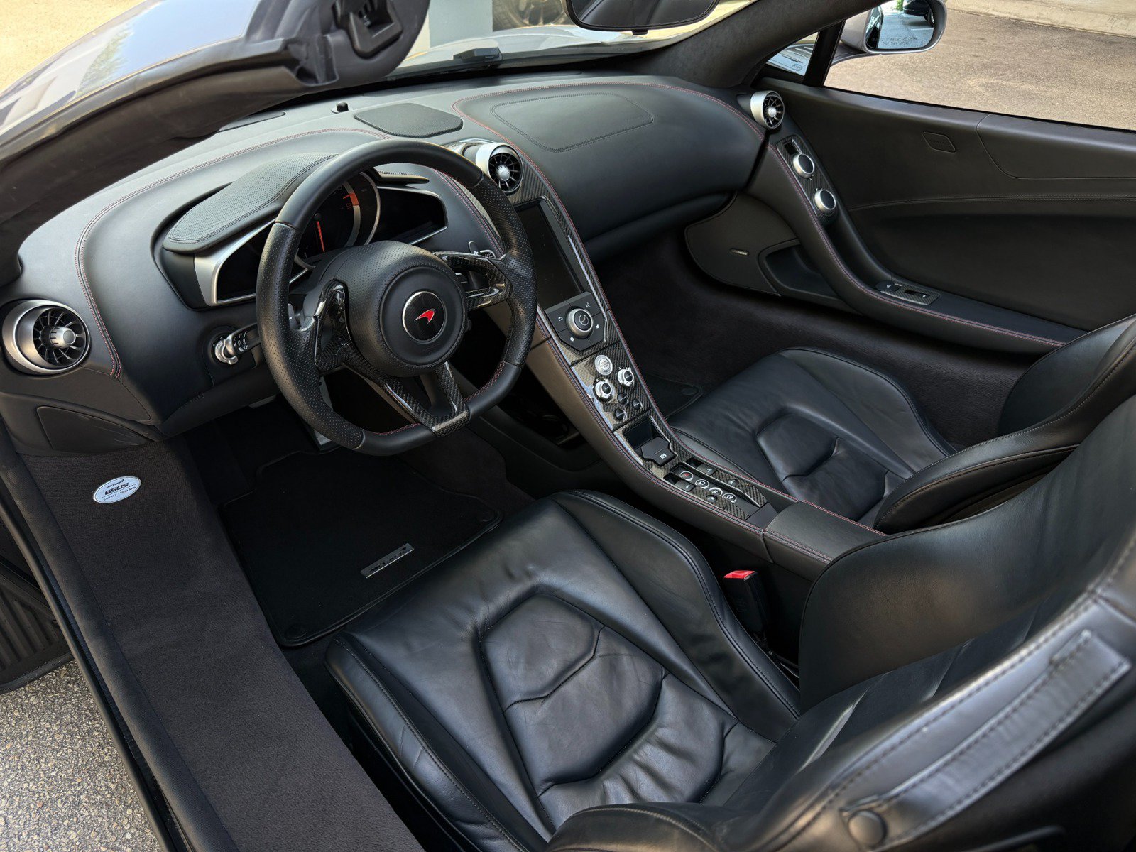 Used 2015 McLaren 650S Spider RWD image 20