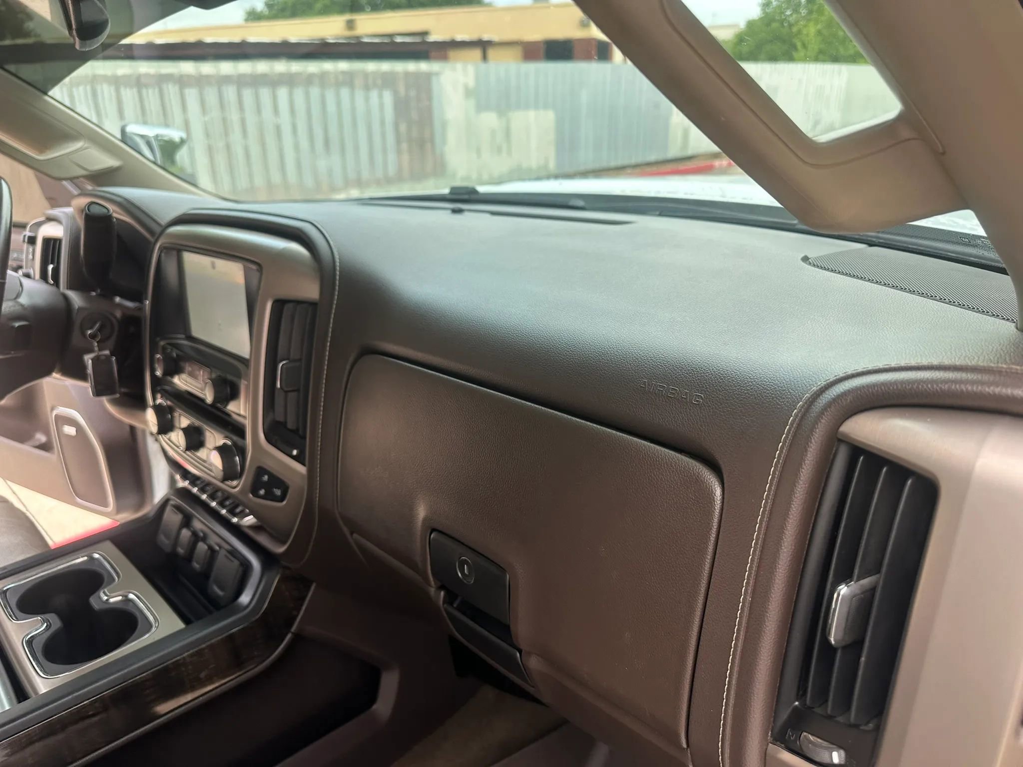 Used 2015 GMC Sierra 2500 Denali w/ Duramax Plus Package AWD/4WD image 31