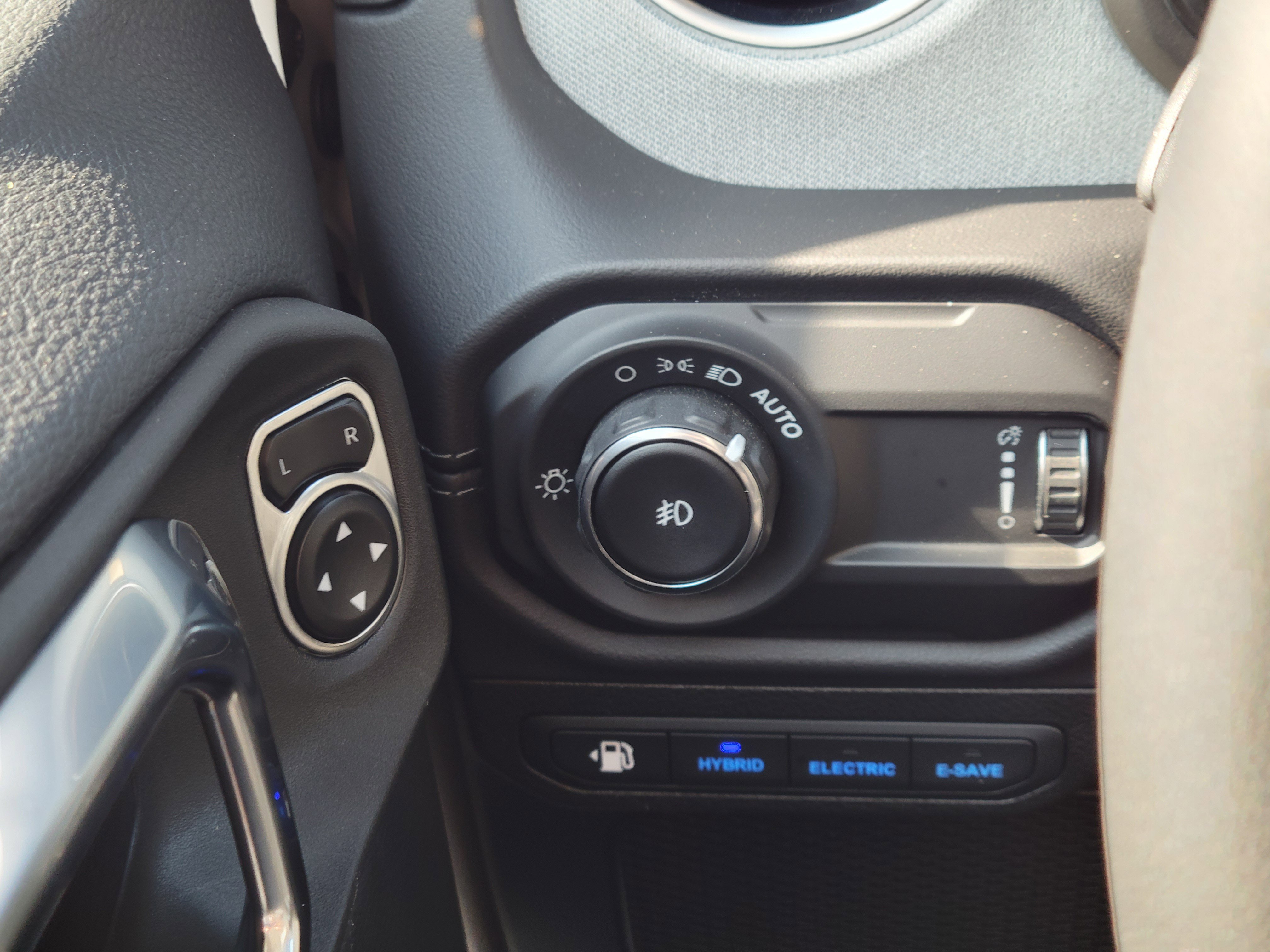 Used 2025 Jeep Wrangler Unlimited Sahara AWD/4WD image 11
