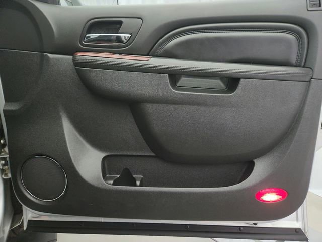 Used 2014 Cadillac Escalade Premium image 29