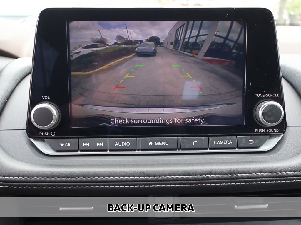 Used 2023 Nissan Rogue SV FWD image 4
