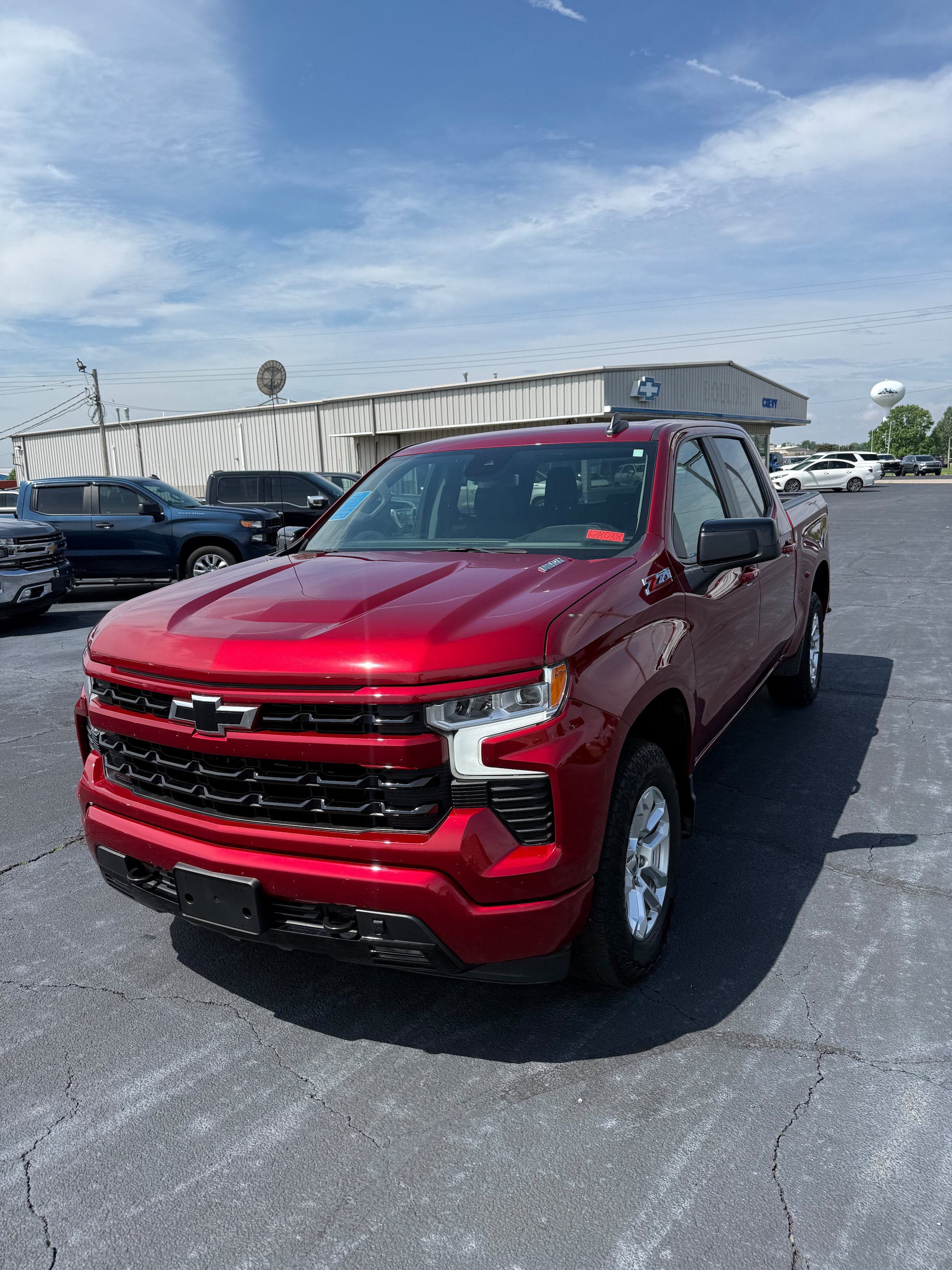 Used 2023 Chevrolet Silverado 1500 RST AWD/4WD image 3