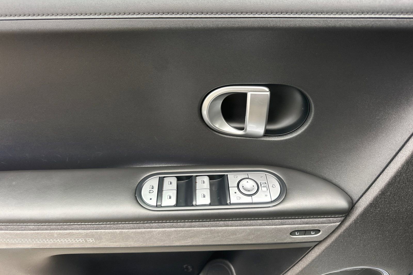 Used 2024 Hyundai Ioniq 5 Limited image 11