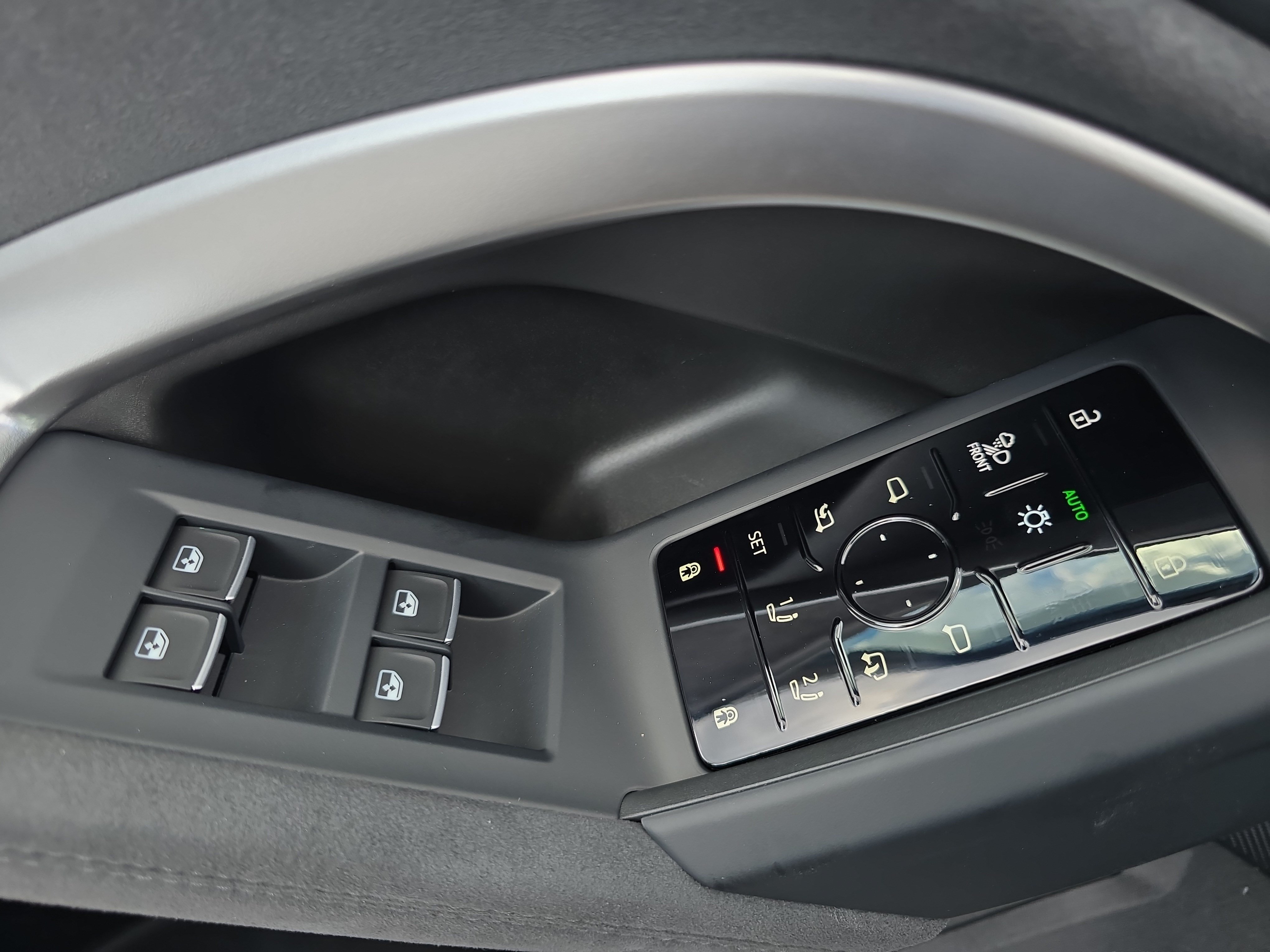 New 2026 Audi SQ5 Prestige AWD/4WD image 27