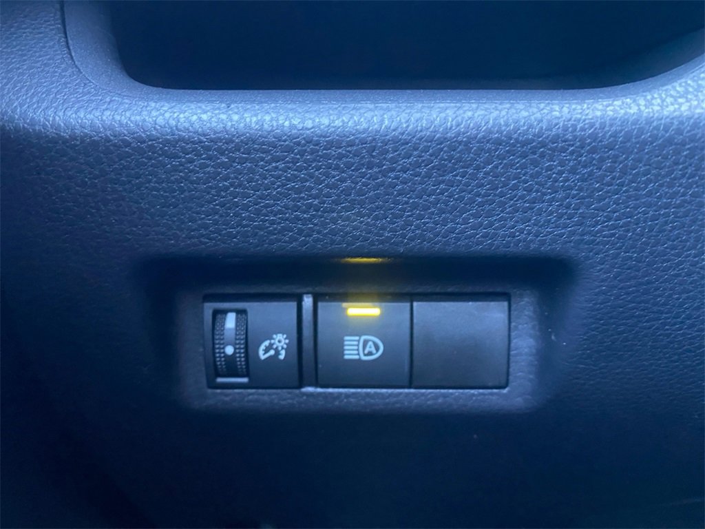 Used 2025 Toyota RAV4 XLE image 28