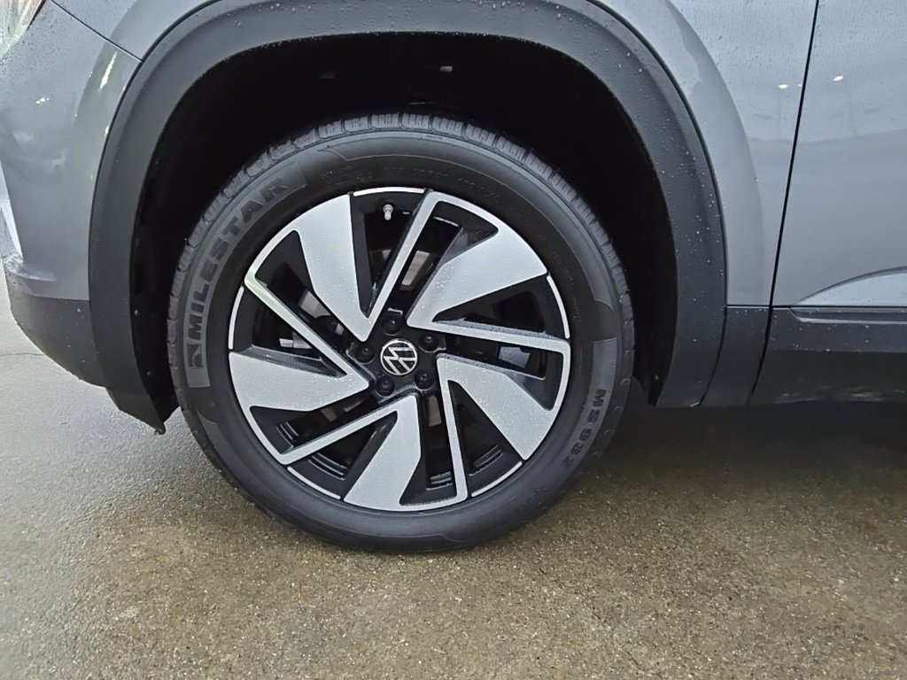 Used 2024 Volkswagen Atlas SE image 37