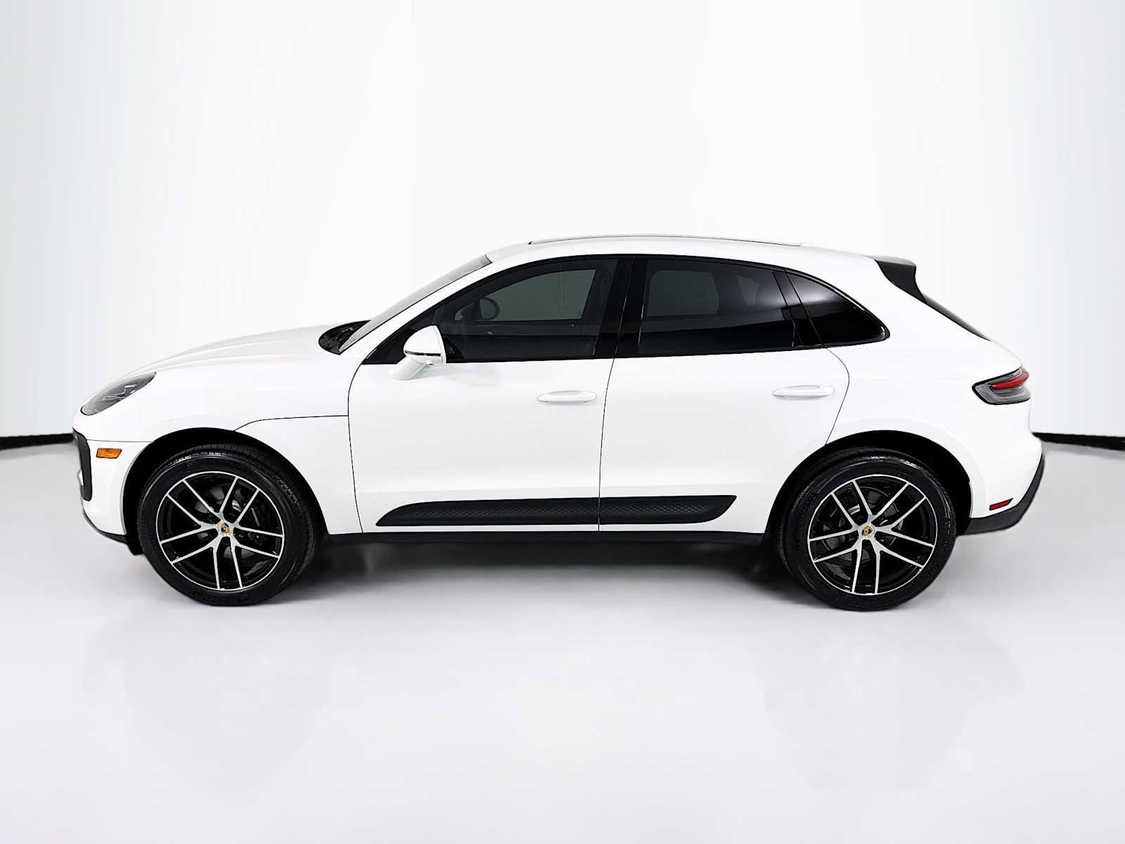 New 2026 Porsche Macan image 2