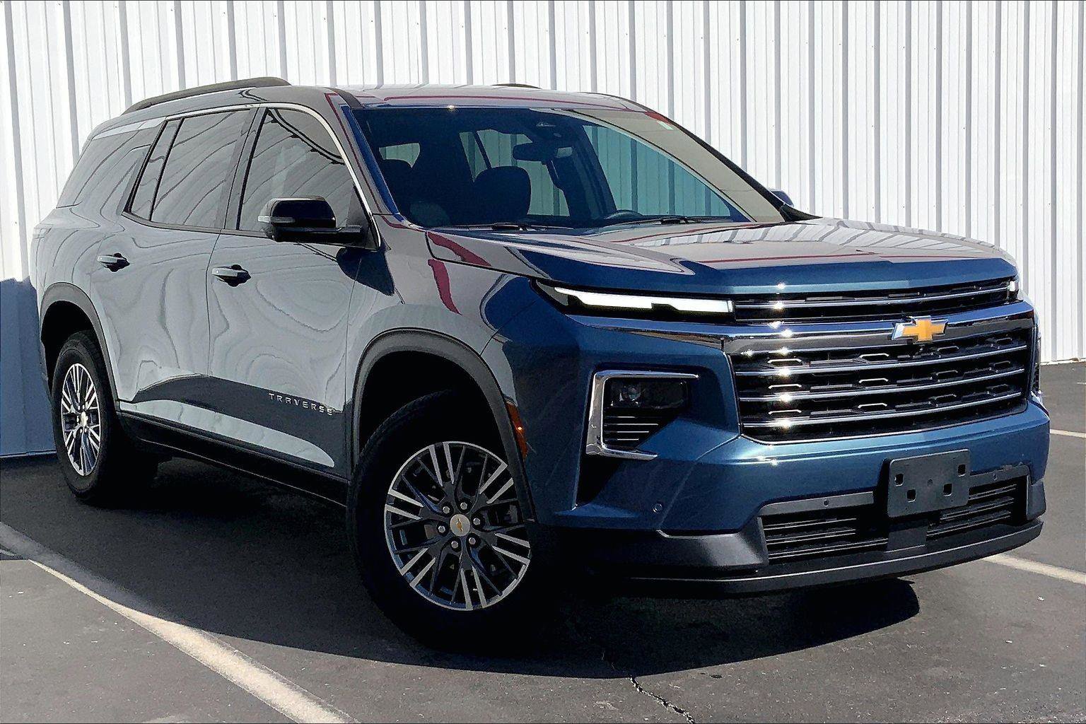 Used 2024 Chevrolet Traverse LT w/ Enhanced Driving Package image 31