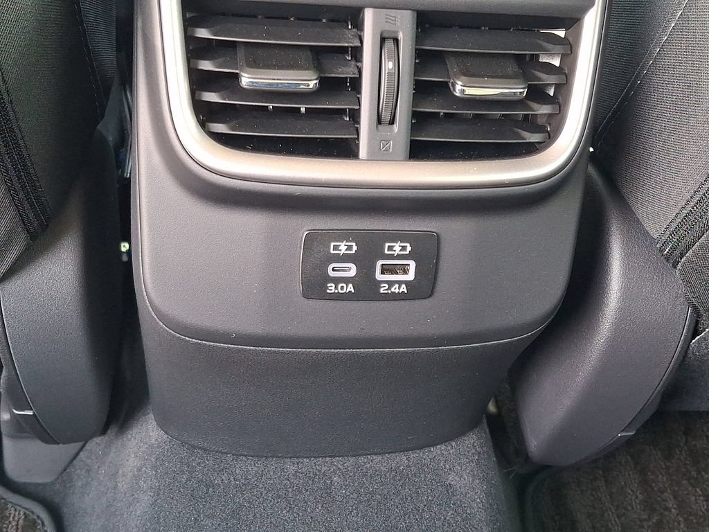 Used 2025 Subaru Outback Premium AWD/4WD image 12