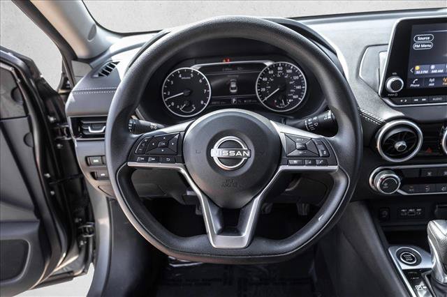Used 2024 Nissan Sentra SV FWD image 12