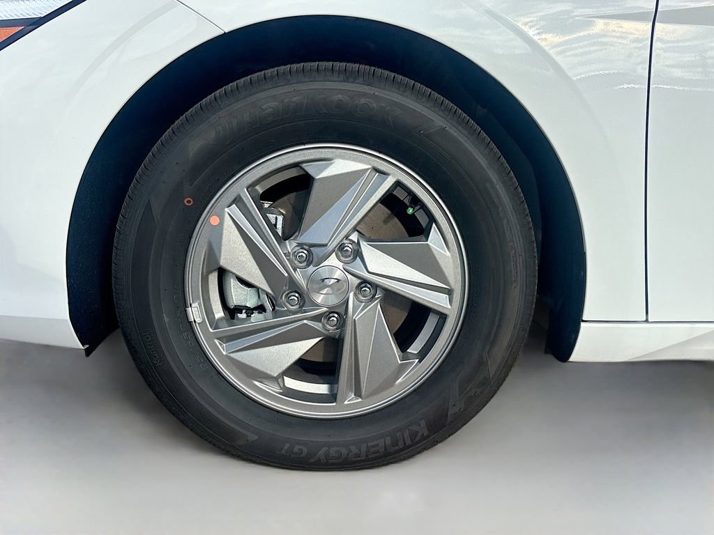 New 2026 Hyundai Elantra SE image 30