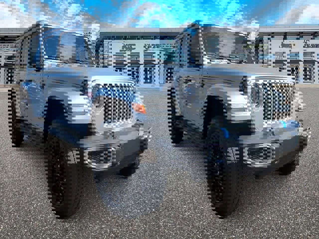 Used 2023 Jeep Wrangler Sahara image 2