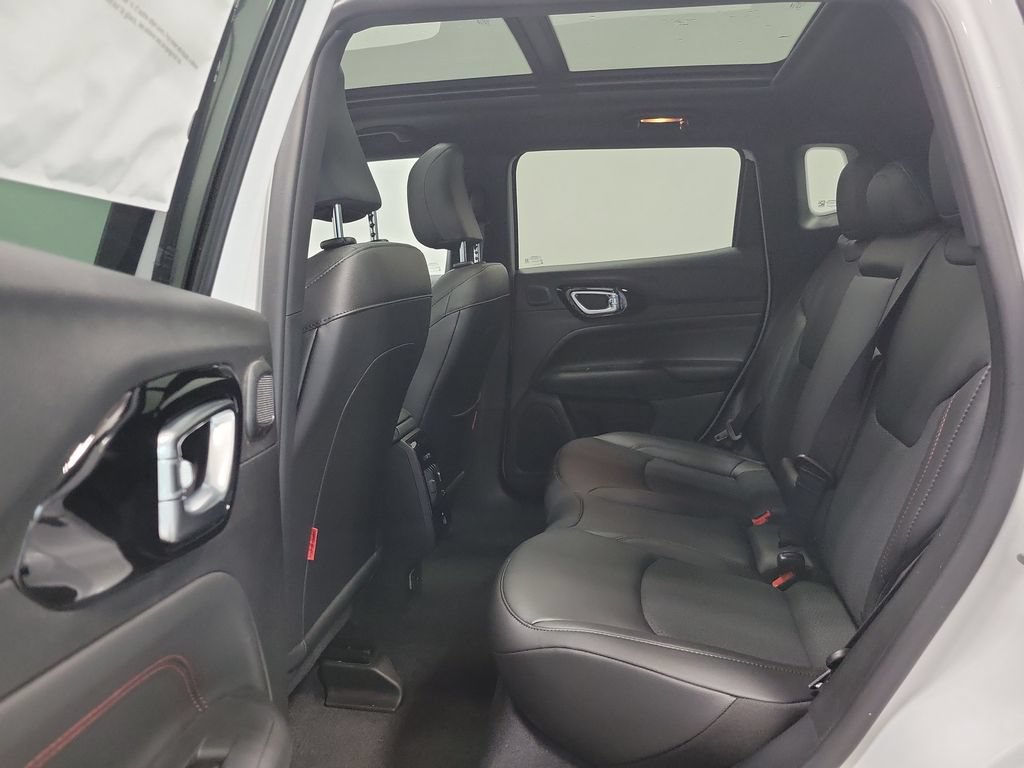 New 2026 Jeep Compass Trailhawk w/ Sun, Sound & Navigation Group AWD/4WD image 9