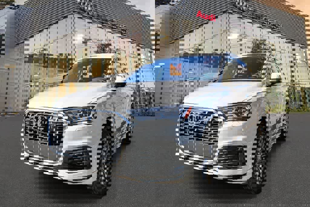 Used 2023 Audi Q7 2.0T Premium w/ Convenience Package image 1