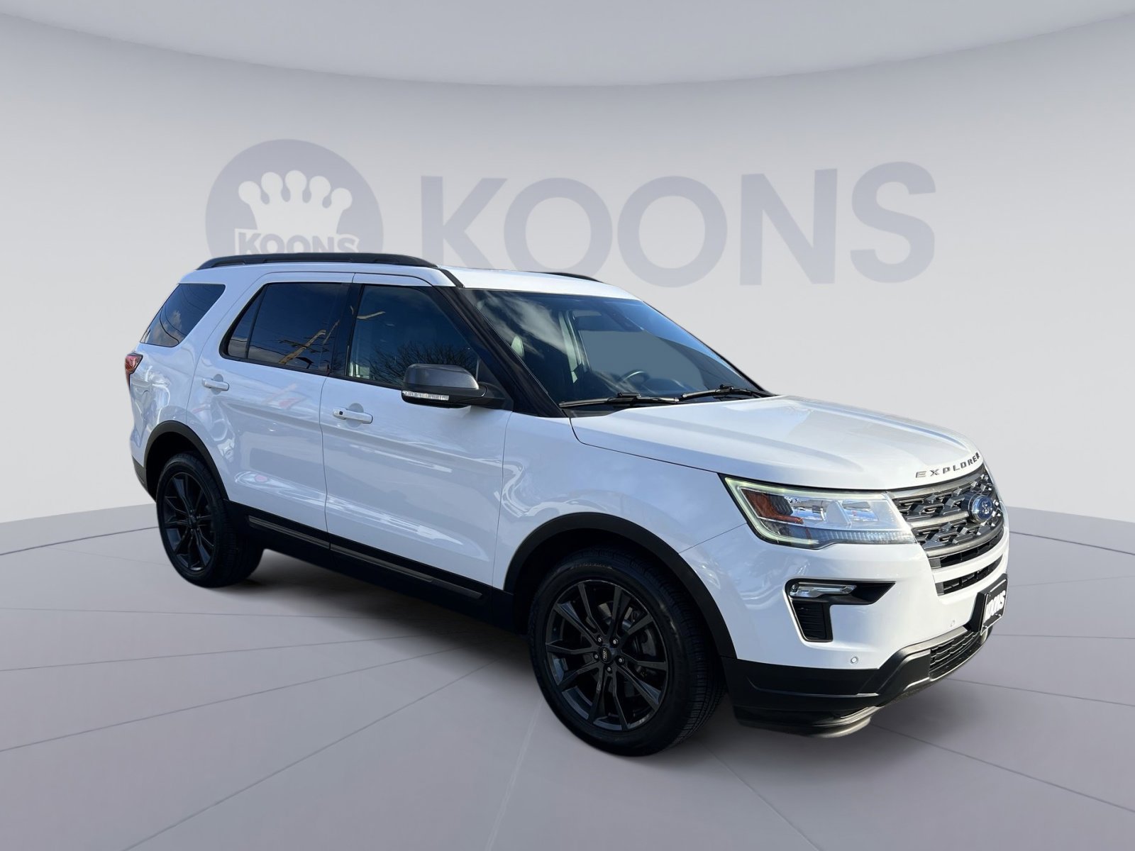 Used 2018 Ford Explorer XLT w/ Equipment Group 202A image 10