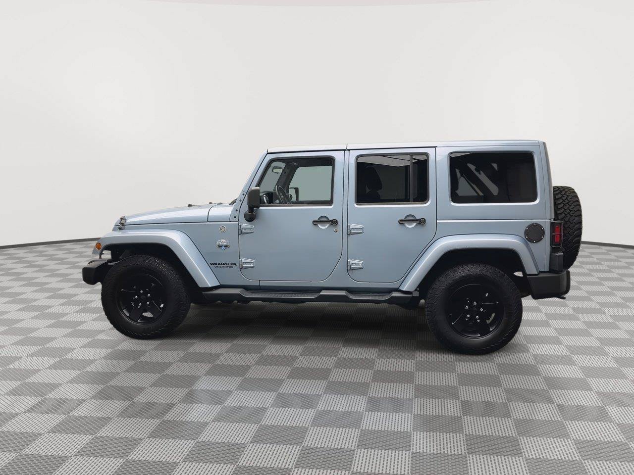 Used 2012 Jeep Wrangler Unlimited Sahara AWD/4WD image 32