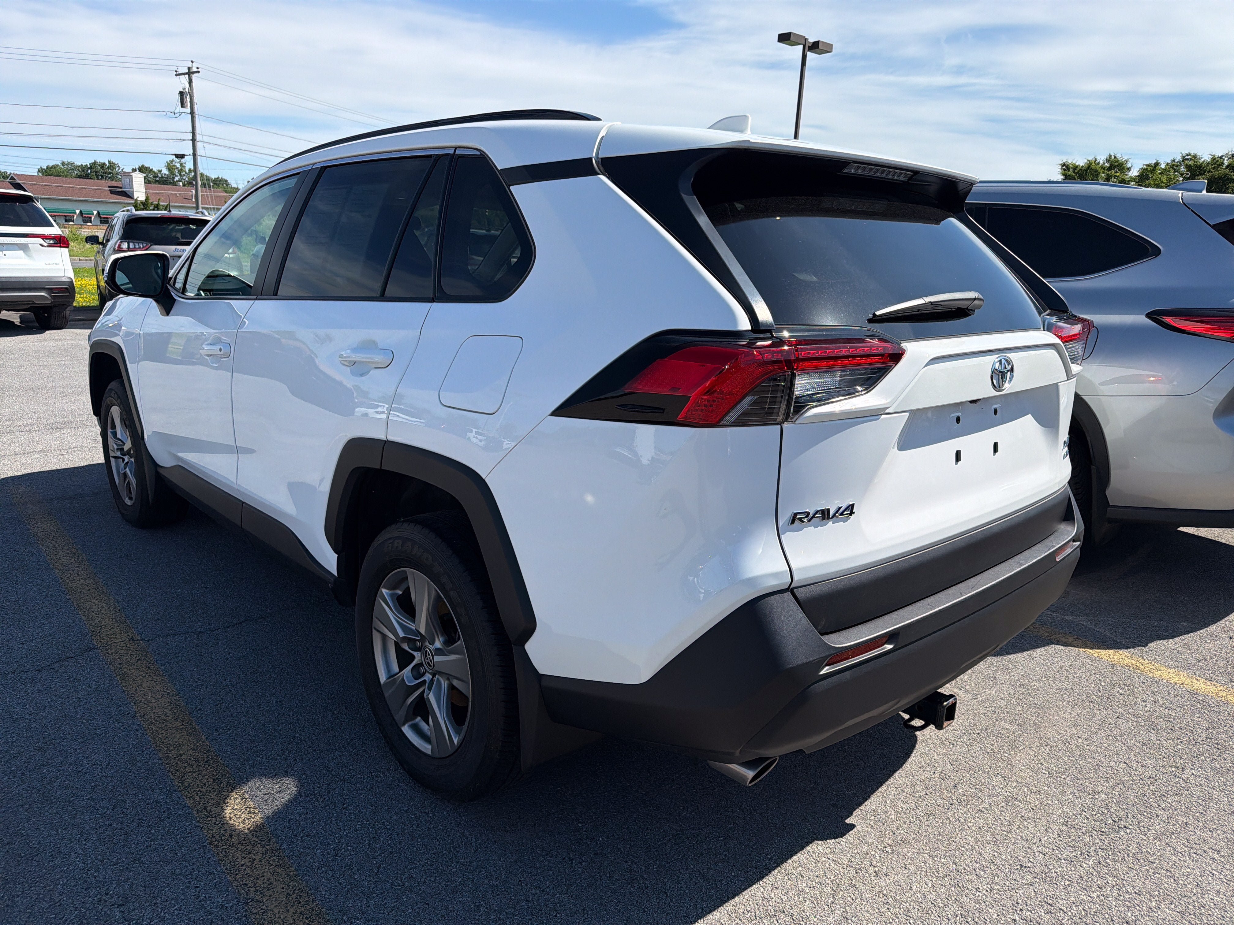 Used 2023 Toyota RAV4 XLE w/ XLE Grade Weather Package AWD/4WD image 5