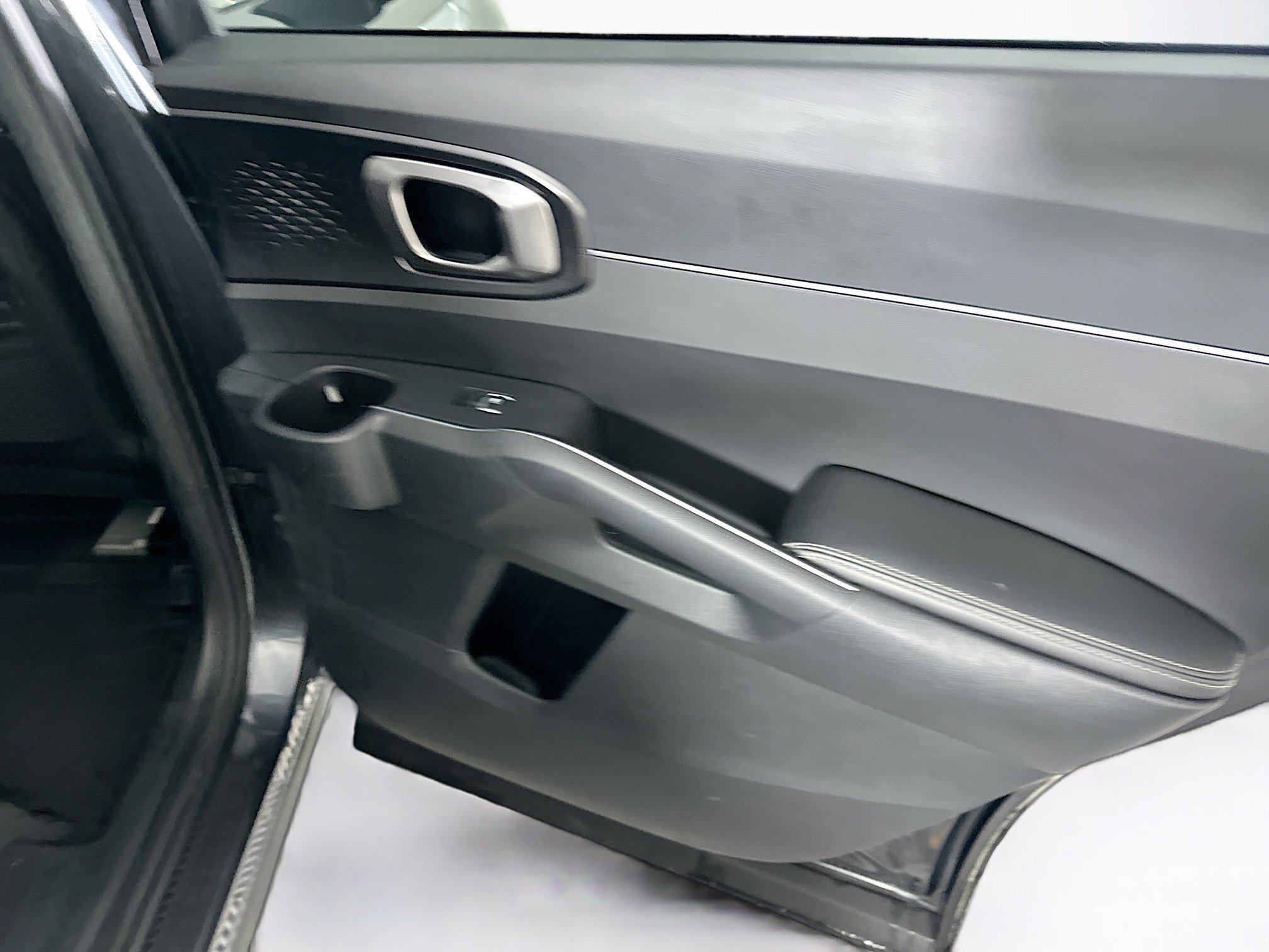 Used 2024 Kia Sorento S image 29