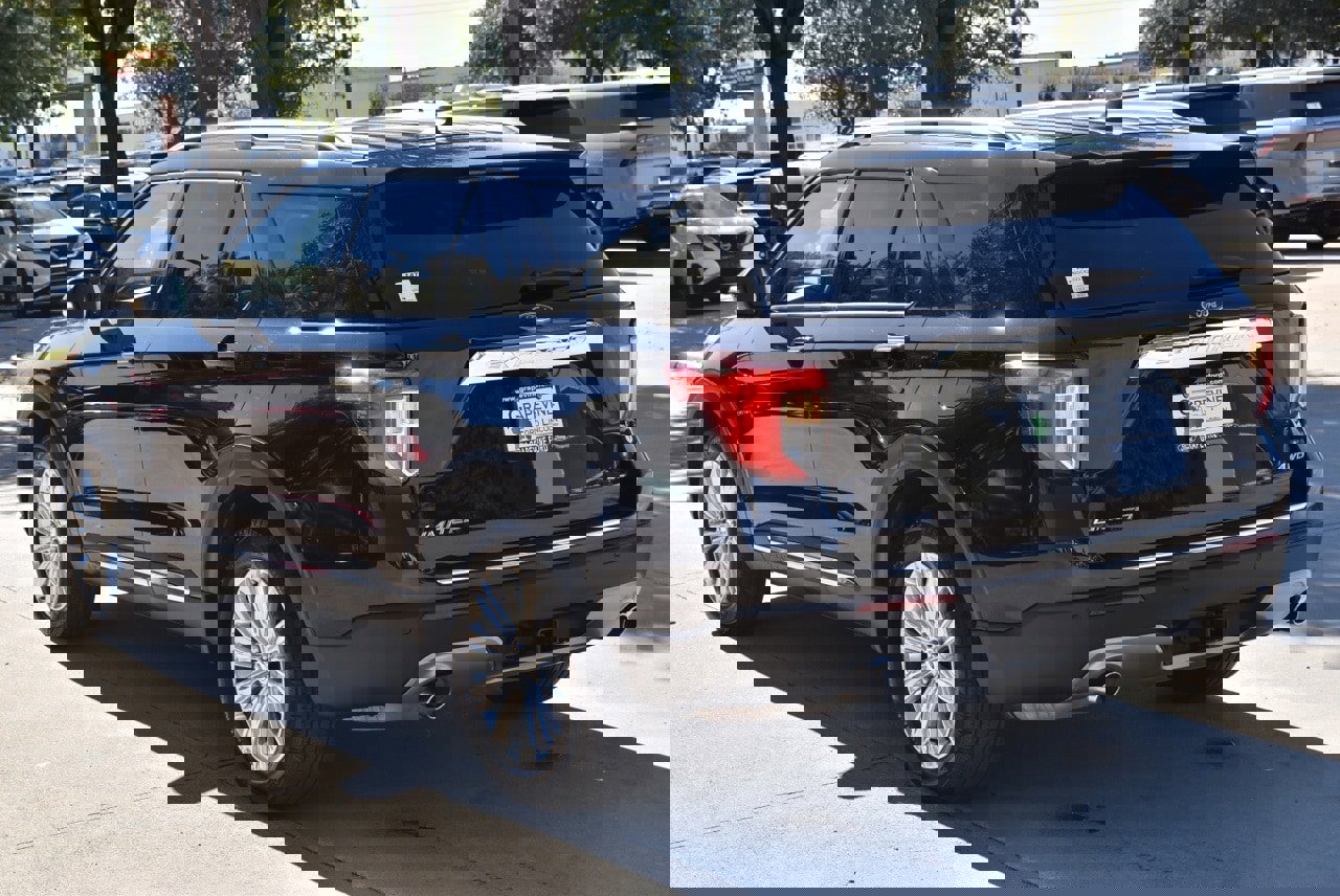 Used 2022 Ford Explorer Limited w/ Limited Technology Package image 10