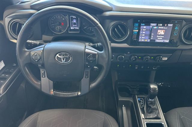 Used 2018 Toyota Tacoma TRD Off-Road w/ Technology Package AWD/4WD image 16