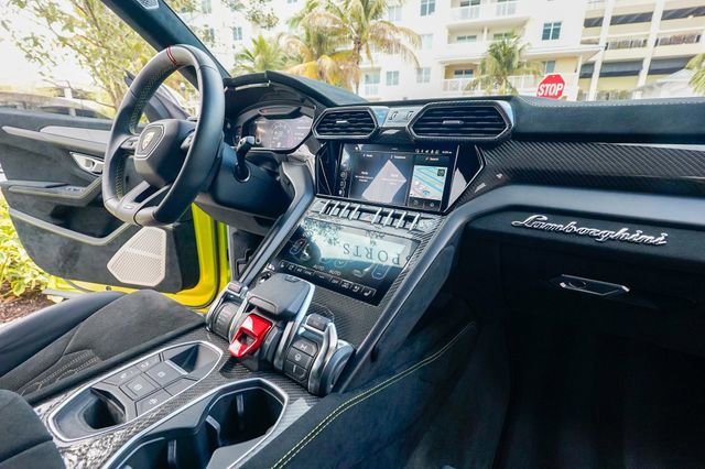 Used 2023 Lamborghini Urus Performante image 93